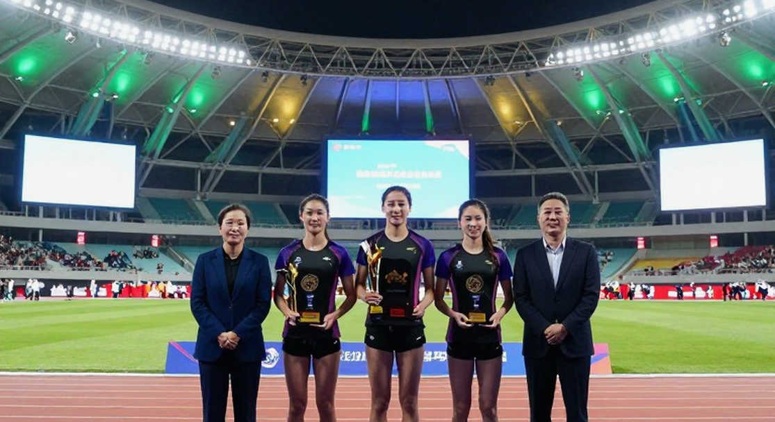 Cyrena Samba-Mayela và khoảng lặng giữa hai đường biên: Án tạm đình chỉ khóa lại mùa giải đỉnh cao