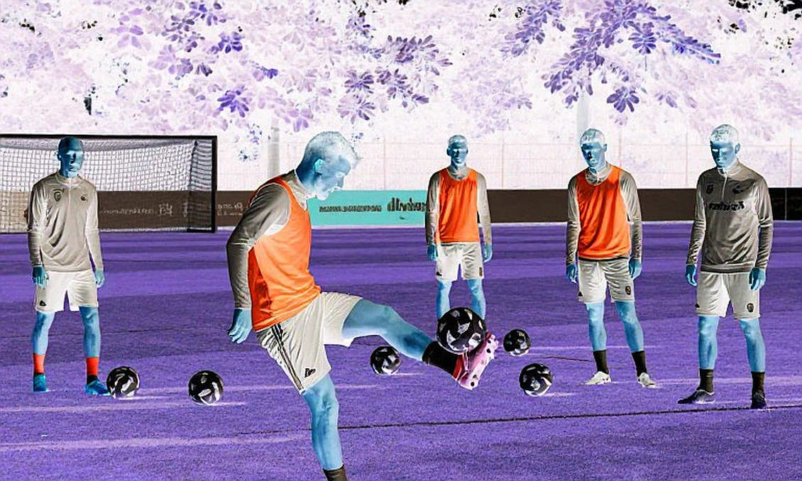V.League 1: Hàng thủ ba người và nỗi sợ bị xuyên thủng của các huấn luyện viên