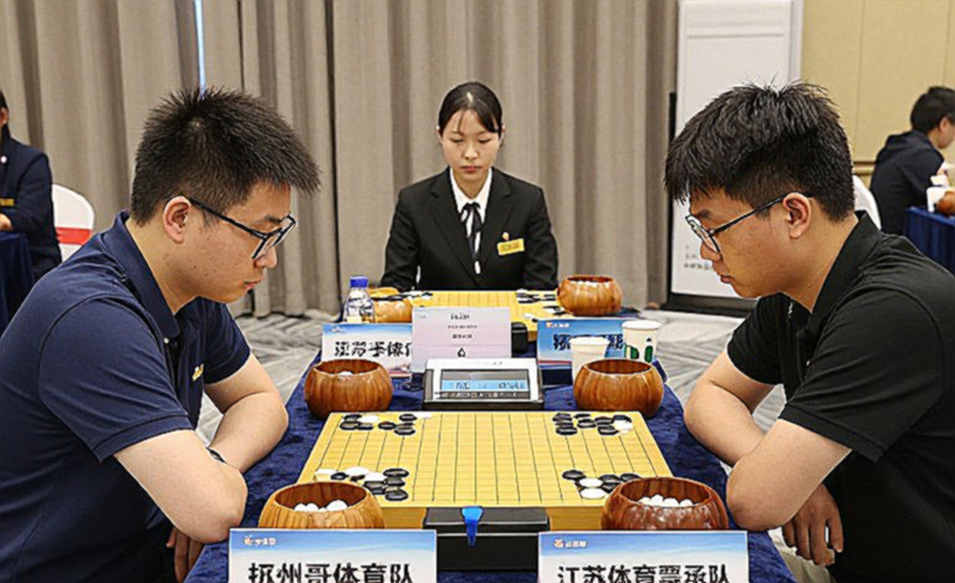 ChessBase Magazine #225: Bent Larsen trên bìa, nhưng giá trị thật nằm ở nơi khác