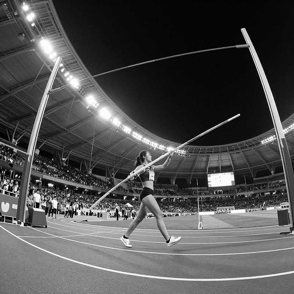 Dos Santos thắng 400m rào với 45.98 giây, Sedjati về nhất 800m tại Budapest