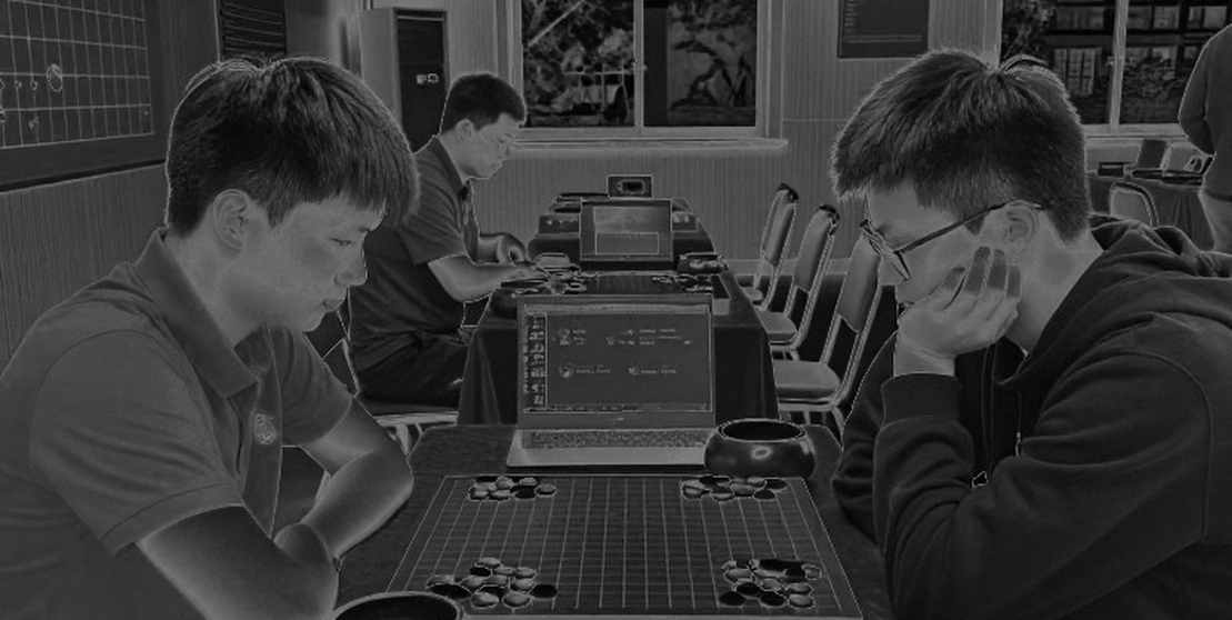 8 điểm sau 10 ván, 2.731 ELO và một tờ thông cáo chưa được kiểm chứng