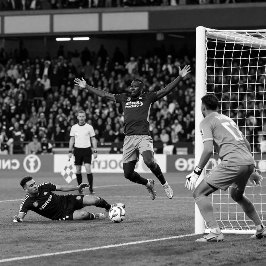 Zidane ra mắt đội tuyển Pháp: Chiến thắng 1-0 ở Izmit và những gì bảng điểm không kể