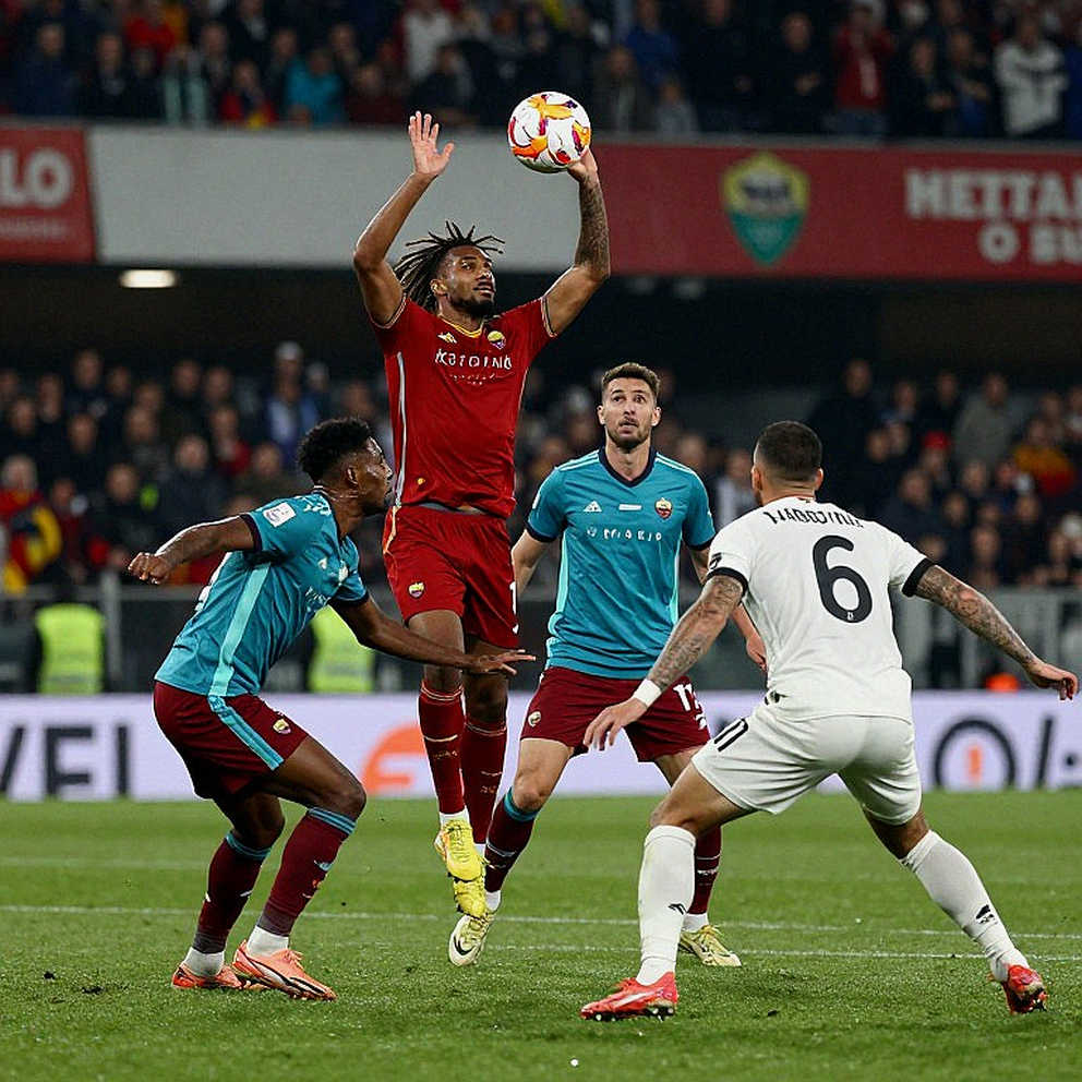 PSG 4-2 Barcelona: bốn bàn thua, ba cánh cửa, và quyết định ở phút 79